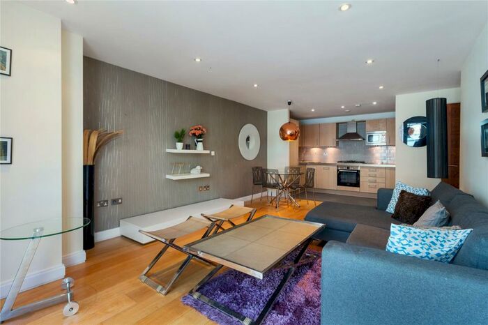 2 Bedroom Apartment To Rent In Clerkenwell Road, London, EC1M