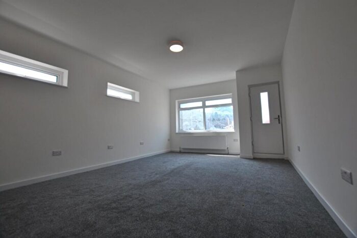 1 Bedroom Flat To Rent In High Street, Snodland, ME6