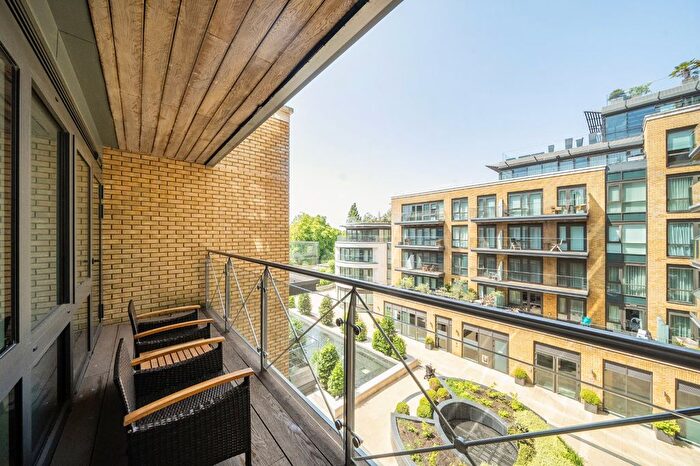 2 Bedroom Flat For Sale In Provenance House, Kew Bridge Road, TW8
