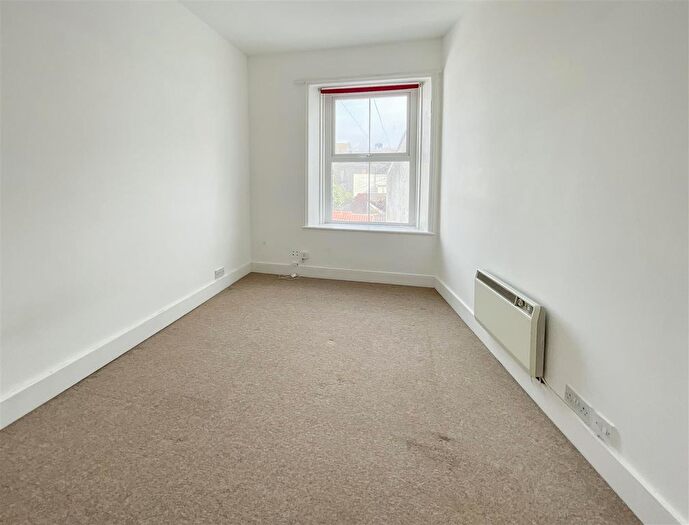 1 Bedroom Flat To Rent In Cavendish Place, Eastbourne, BN21