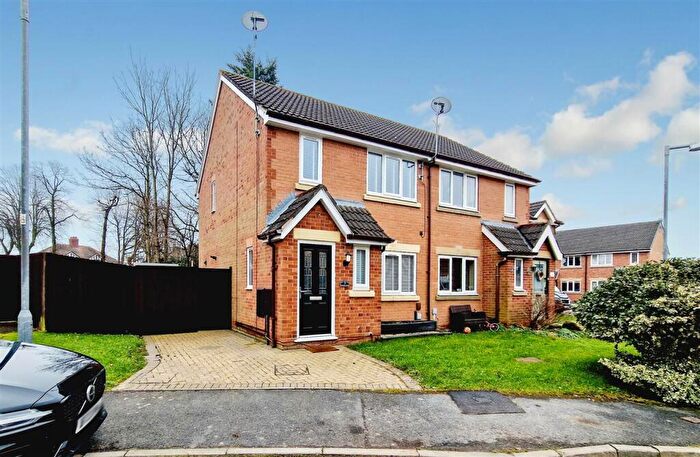 3 Bedroom Semi-Detached House To Rent In Stirling Close, Winsford, CW7