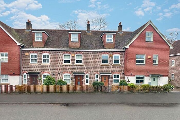 3 Bedroom Town House To Rent In Dorking Road, Chilworth, Guildford, GU4