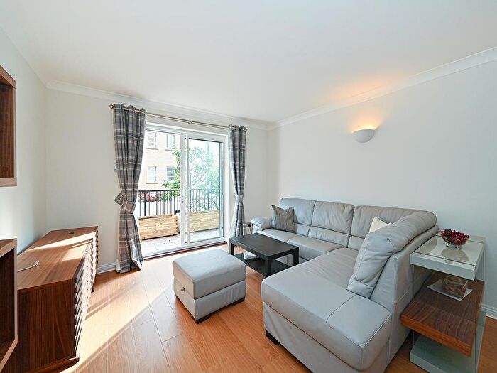2 Bedroom Apartment To Rent In Lamb Court, Narrow Street, E14