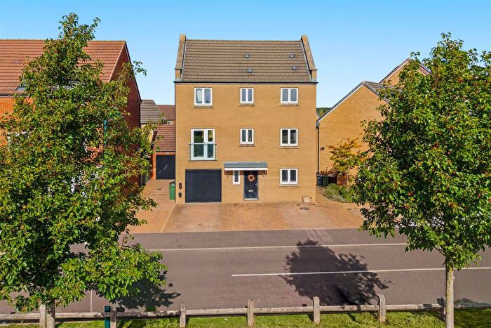 5 Bedroom Property For Sale In Kite Way, Hampton Vale, Peterborough, PE7