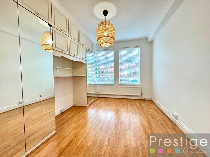 2 Bedroom Flat To Rent In Vivian Avenue, London, NW4