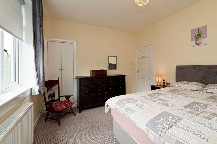 2 Bedroom Semi-Detached Bungalow For Sale In Oxford Road, Renfrew, Renfrewshire, PA4