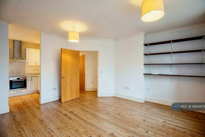 2 Bedroom Flat To Rent In Jacaranda Grove, London, E8