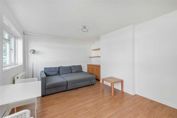 Studio To Rent In Quinton Court, Spencer Road, W4