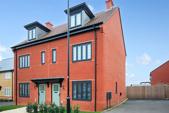 3 Bedroom Semi-Detached House For Sale In Hollowell Street, Wollaston, NN29