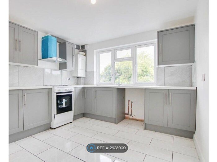 3 Bedroom Maisonette To Rent In Whitmore Way, Basildon, SS14
