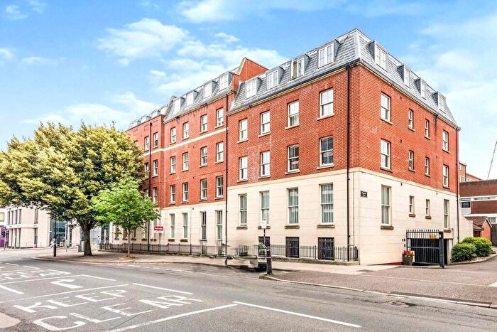 2 Bedroom Flat To Rent In Flagstaff Court, Canterbury, Kent, CT1