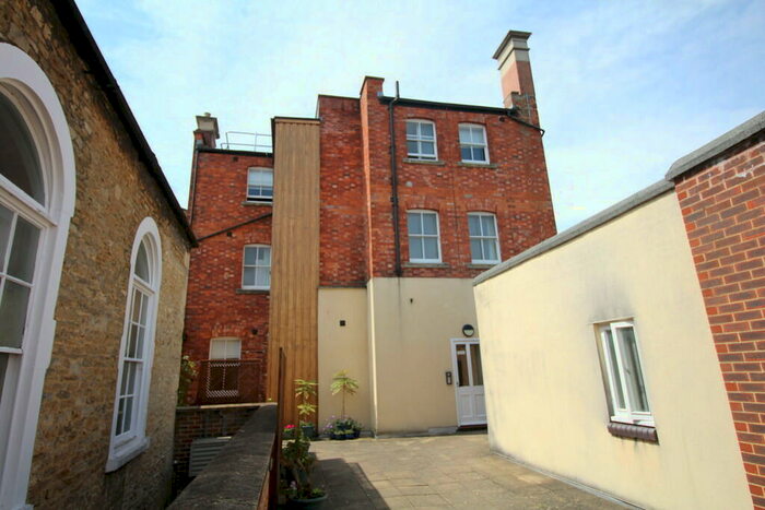 1 Bedroom Apartment To Rent In Chapel Lane, Chippenham, SN15