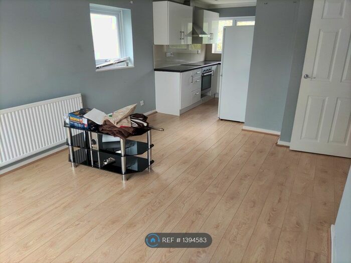 1 Bedroom Flat To Rent In Bedwell Crescent, Stevenage, SG1