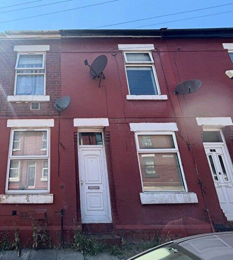 2 Bedroom Terraced House For Sale In Thornfield Street, Salford, Greater Manchester, M5