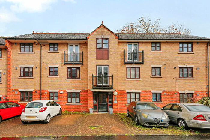 2 Bedroom Flat For Sale In New Green Place, SE19