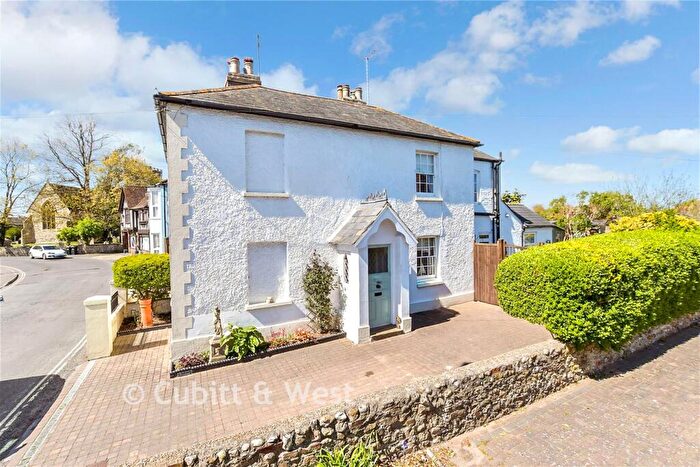 3 Bedroom Cottage For Sale In Felpham Road, Felpham, West Sussex, PO22