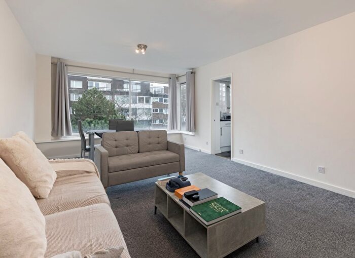 2 Bedroom Flat To Rent In Southwick Street, London, W2