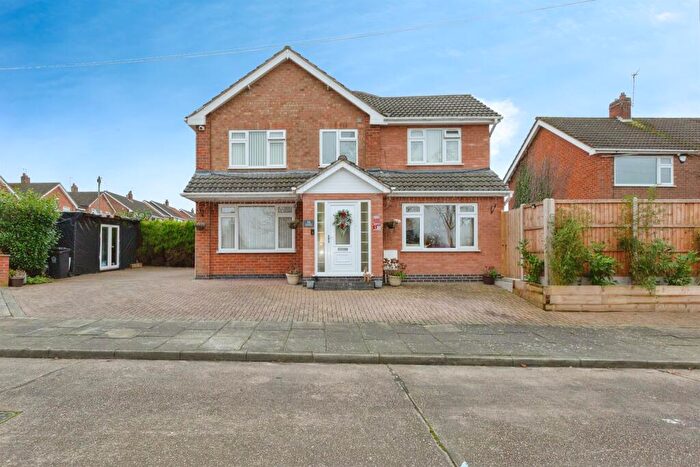 4 Bedroom Detached House For Sale In Oakdene Road, Leicester, LE2