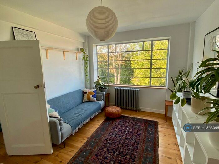 1 Bedroom Flat To Rent In Taymount Grange, London, SE23