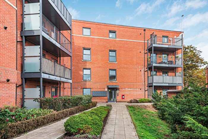 2 Bedroom Flat For Sale In Bridge Road East, Welwyn Garden City, Hertfordshire, AL7