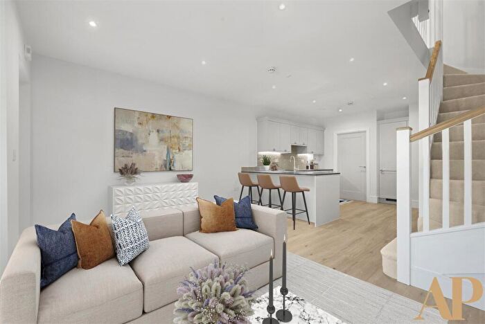 4 Bedroom Terraced House To Rent In Lanesbourough Street, Green Park Village, Reading, RG2