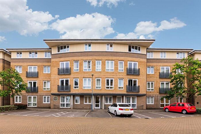 1 Bedroom Flat To Rent In Crowngate House, Hereford Road, London, E3