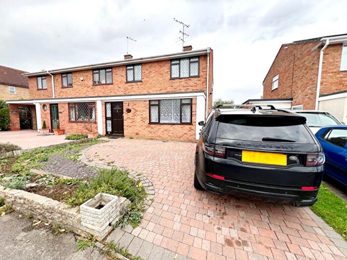 4 Bedroom Semi-Detached House To Rent In Berwick Avenue, Broomfield, Chelmsford, Essex, CM1