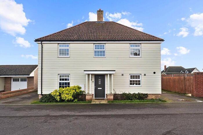 4 Bedroom Detached House For Sale In Hibbert Drive, Dunmow, Essex, CM6
