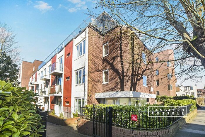 1 Bedroom Flat To Rent In Knoll Rise, Orpington, BR6