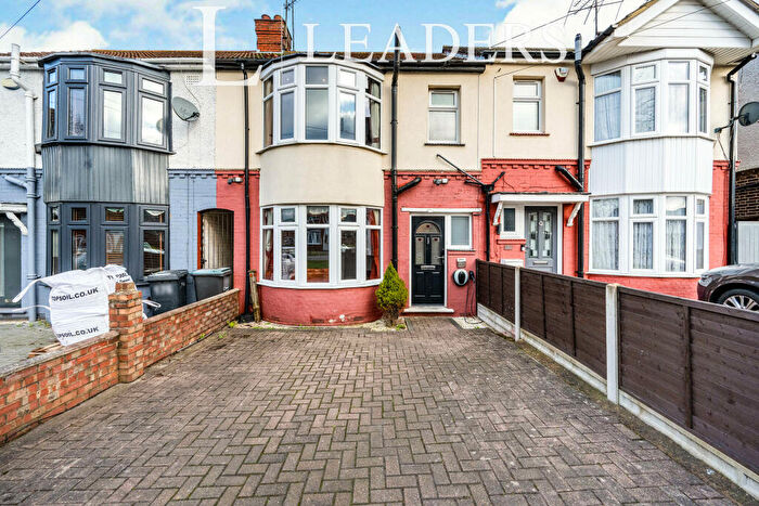 3 Bedroom Terraced House To Rent In Poynters Road, Dunstable, LU4