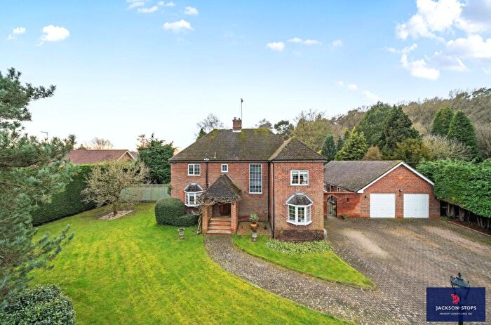 4 Bedroom Detached House For Sale In Bedford Road, Maulden, Bedfordshire, MK45