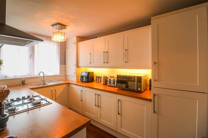 1 Bedroom Flat For Sale In Moorfield, Harlow, CM18