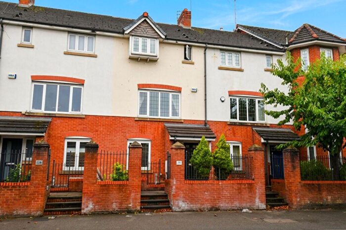 3 Bedroom Town House For Sale In Nell Lane, Manchester, M21