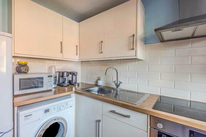 2 Bedroom Terraced House To Rent In Didcot, Oxfordshire, OX11