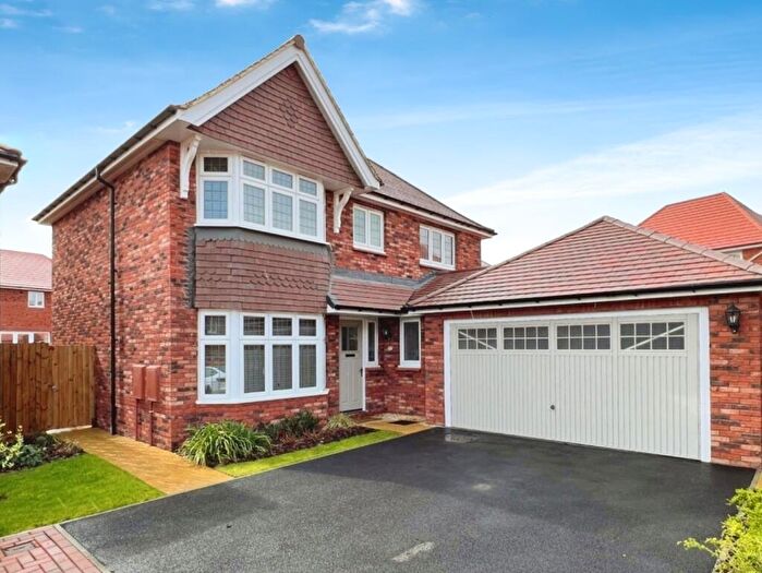 4 Bedroom Detached House For Sale In Samuel Reynolds Close, Stonehouse, GL10