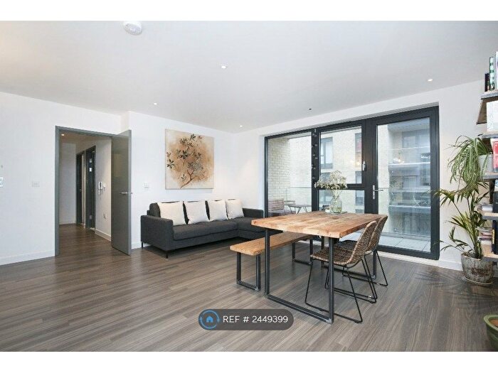 2 Bedroom Flat To Rent In Goldsmith Row, London, E2