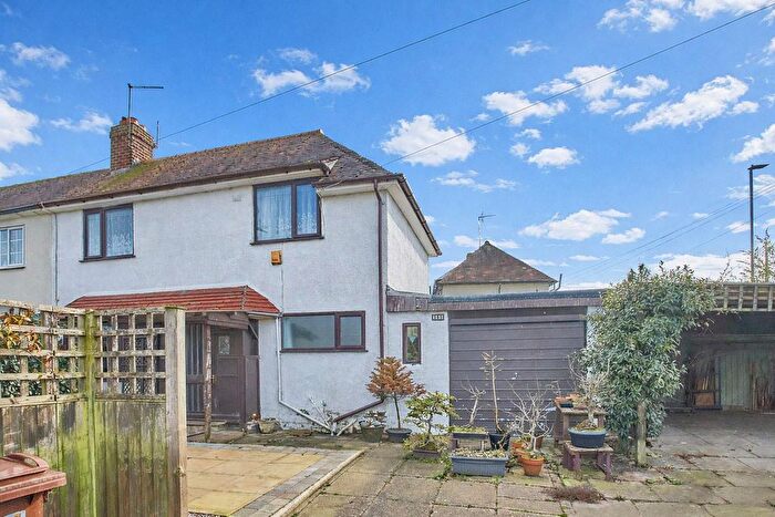 2 Bedroom Semi Detached House For Sale In Wykin Road, Hinckley, LE10