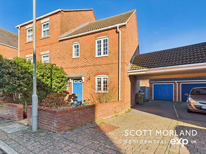 3 Bedroom Semi Detached House For Sale In Whitgift Close, Beggarwood, Basingstoke, RG22