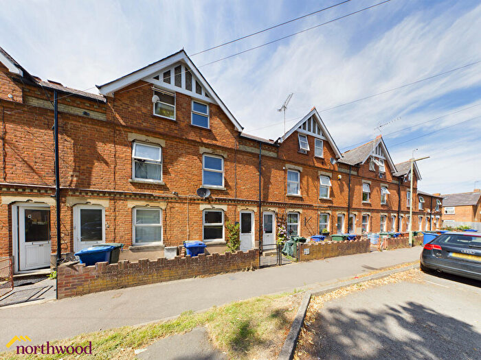 3 Bedroom Terraced House For Sale In Avenue Road, Banbury, OX16