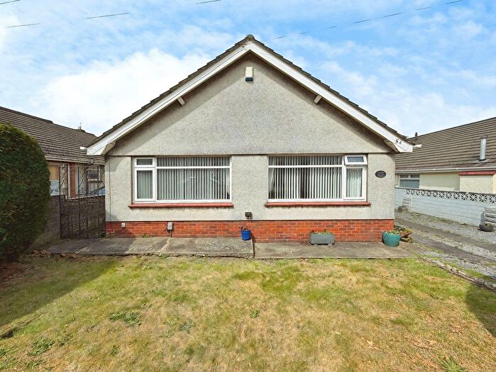 3 Bedroom Bungalow For Sale In Heol Pen Y Scallen, Loughor, Swansea, SA4