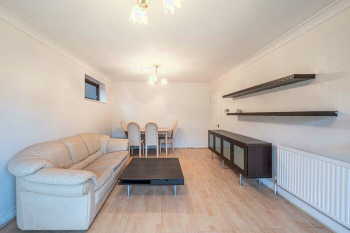 1 Bedroom Maisonette To Rent In Station Road, Barnet, EN5