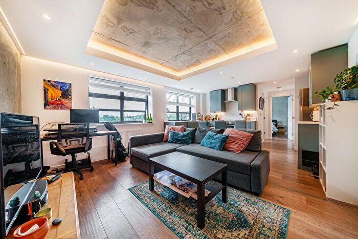 1 Bedroom Flat To Rent In Elm Grove, Wimbledon, London, SW19