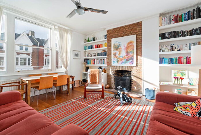 3 Bedroom Flat For Sale In Exeter Road, London, NW2