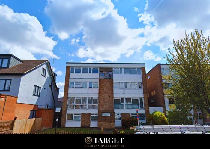1 Bedroom Flat To Rent In Crossbrook Court, Cheshunt, EN8
