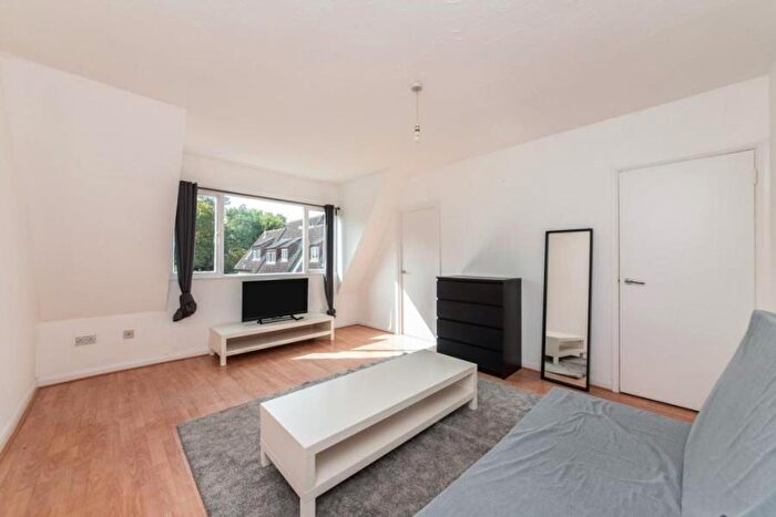 Apartment To Rent In , NW10