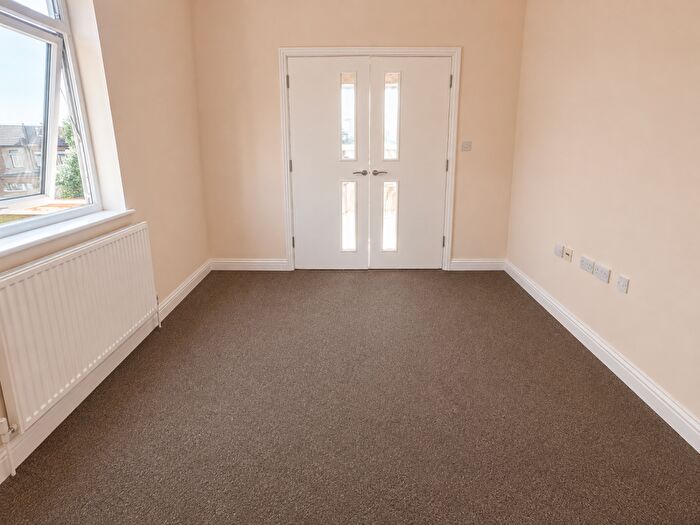 4 Bedroom Flat To Rent In Seven Kings Road, Ilford, IG3