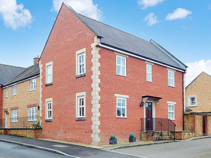 3 Bedroom End Of Terrace House To Rent In Castle Rise, Castle Cary, BA7