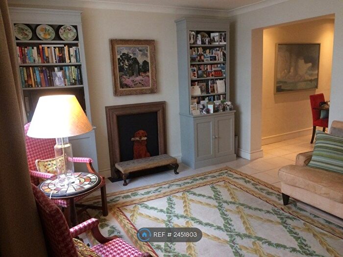 3 Bedroom Flat To Rent In Westmoreland Terrace, London, SW1V