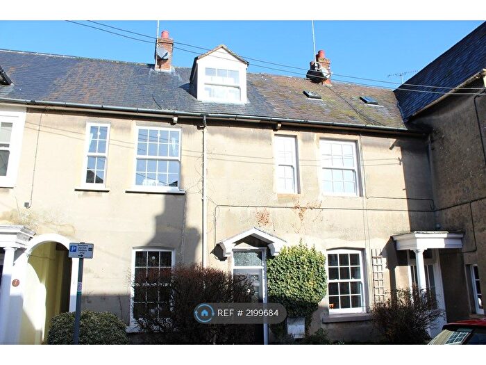 3 Bedroom Terraced House To Rent In Church Street, Hungerford, RG17