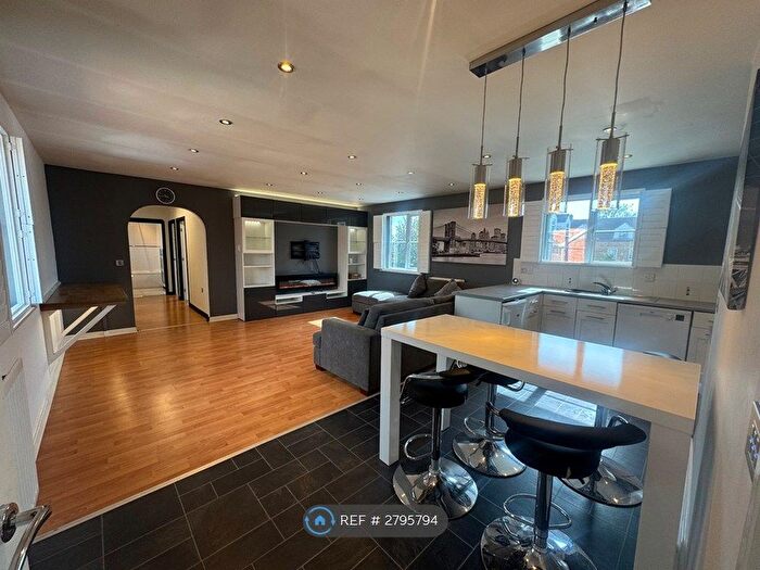 2 Bedroom Flat To Rent In Armstrong Way, York, YO30